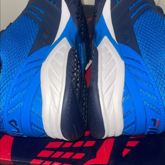 Fila Women's Axilus 2 Energized Tennis  athletuc Shoes White Size 8 - Picture 11 of 14